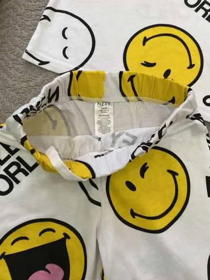 ست تیشرت و شلوارک بچگانه طرح Smiley World