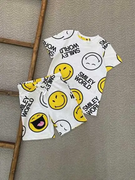 ست تیشرت و شلوارک بچگانه طرح Smiley World
